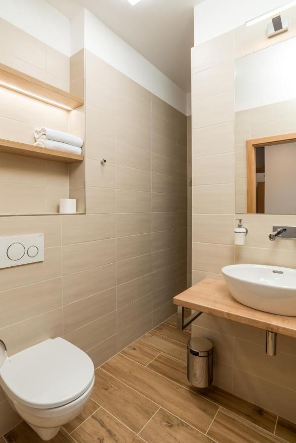 Hotel Slavia Босковіце Екстер'єр фото