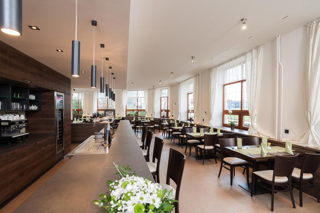Hotel Slavia Босковіце Екстер'єр фото