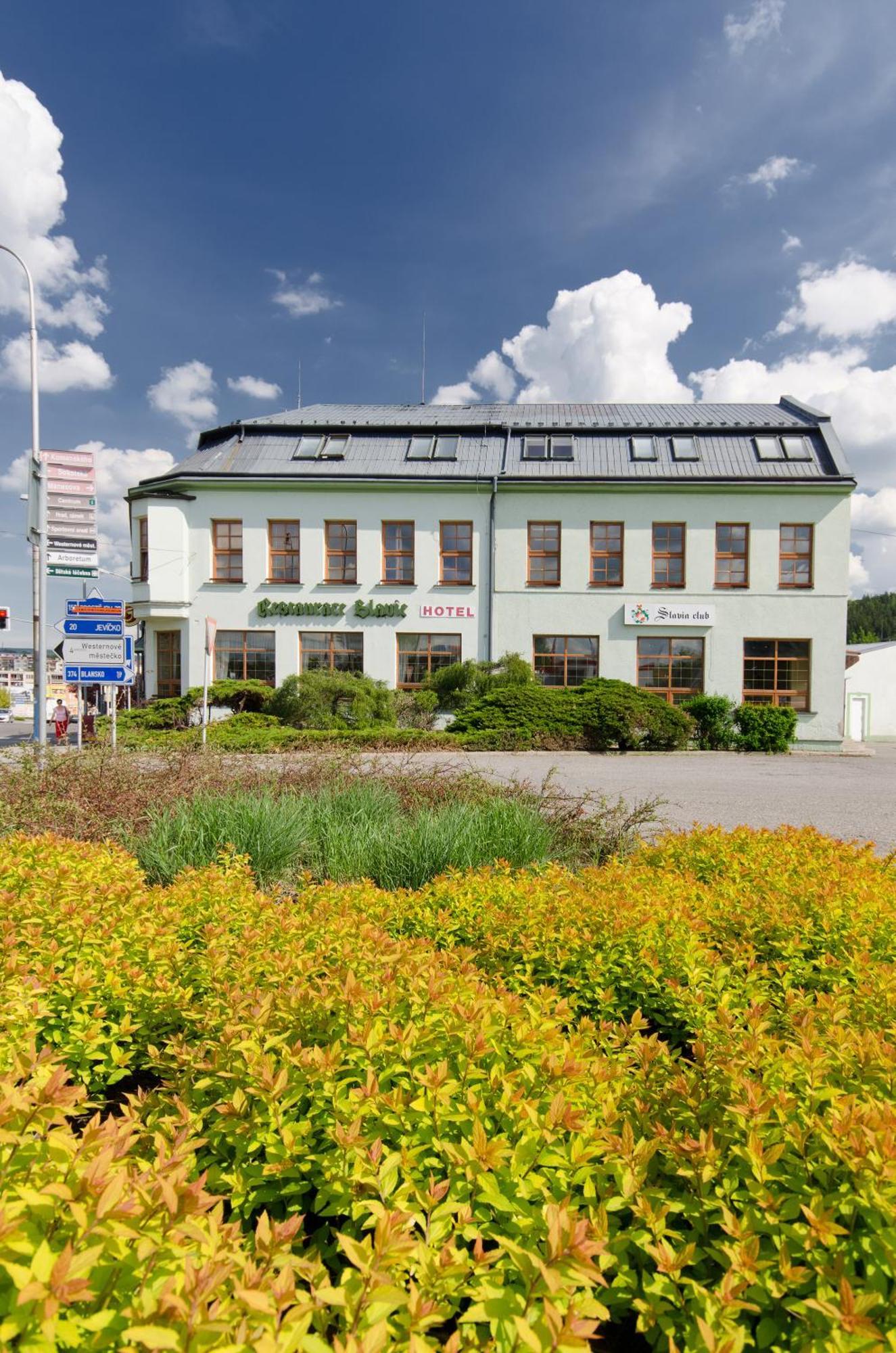 Hotel Slavia Босковіце Екстер'єр фото