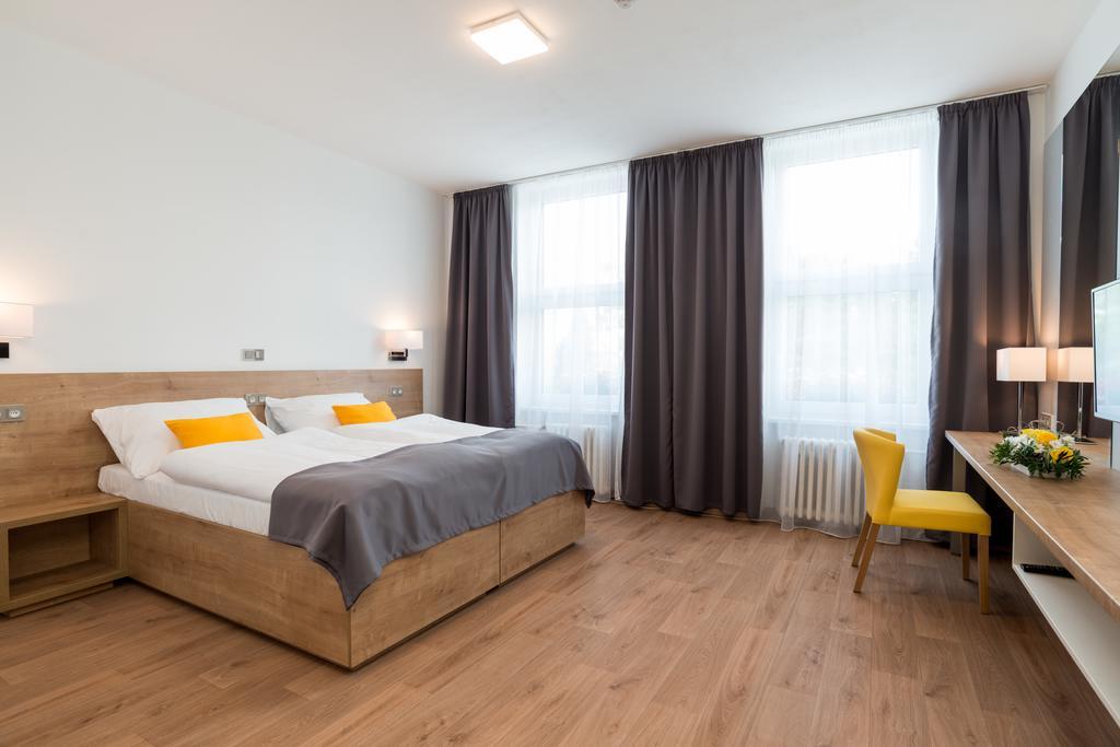 Hotel Slavia Босковіце Екстер'єр фото